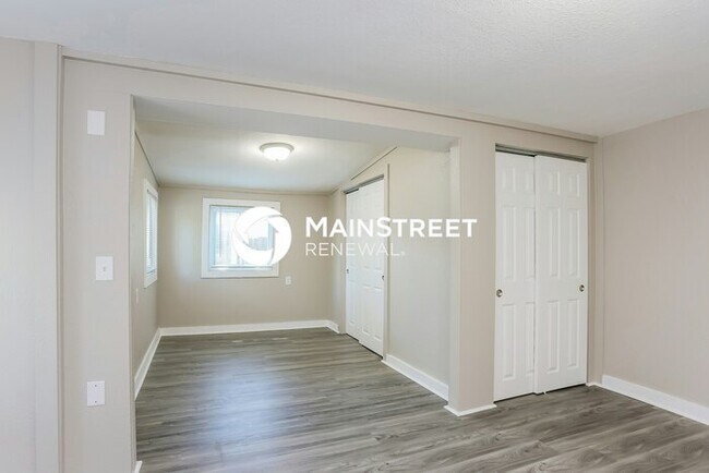 Building Photo - 3 Bedroom Pet-Friendly Home in St Petersburg, FL with Main Street Renewal