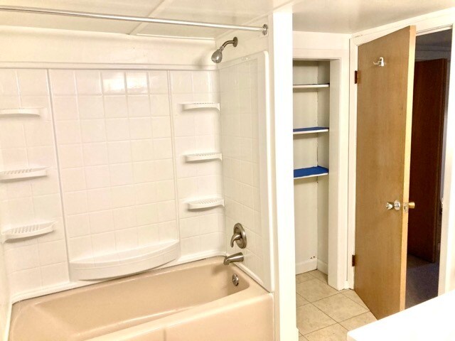 Building Photo - 313 S 21st Ave E