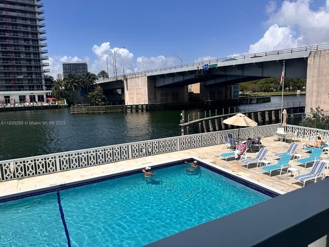 Building Photo - 1801 S Ocean Dr