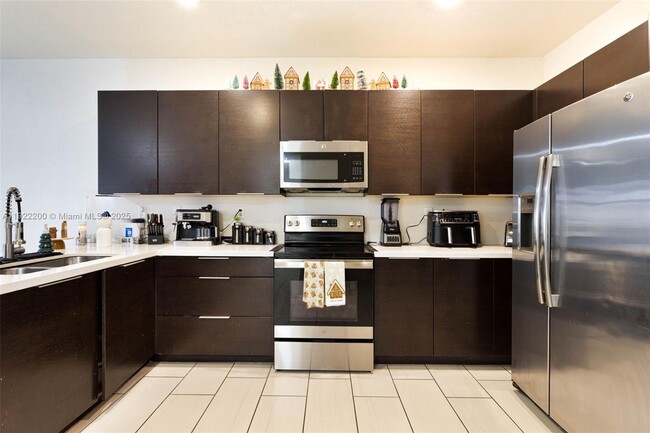 Building Photo - 15070 SW 119th Ln