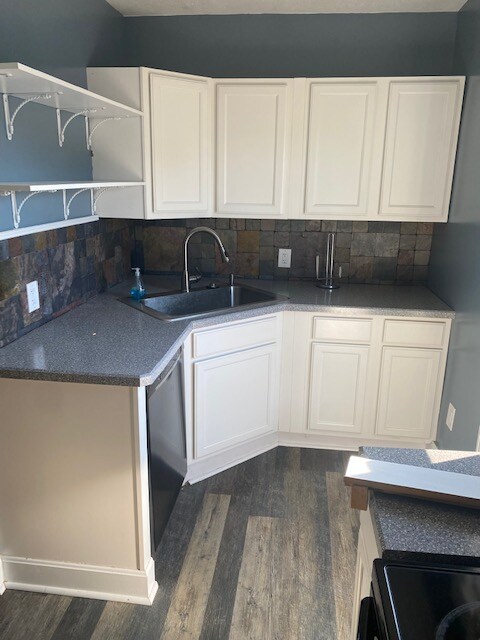 Building Photo - 6 E Ross St