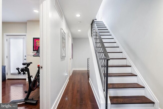 Building Photo - 1333 N 7th St