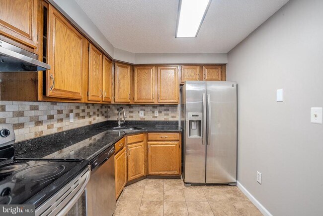 Building Photo - 8304 Tamarron Dr