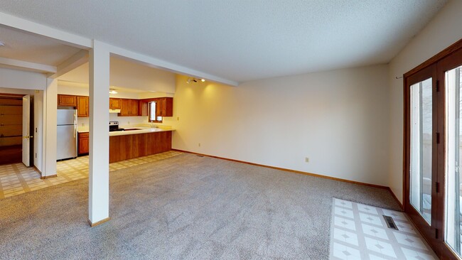 Building Photo - 1505 Little Bluestem Ct