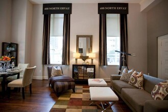 Building Photo - 412 N Ervay-302.77