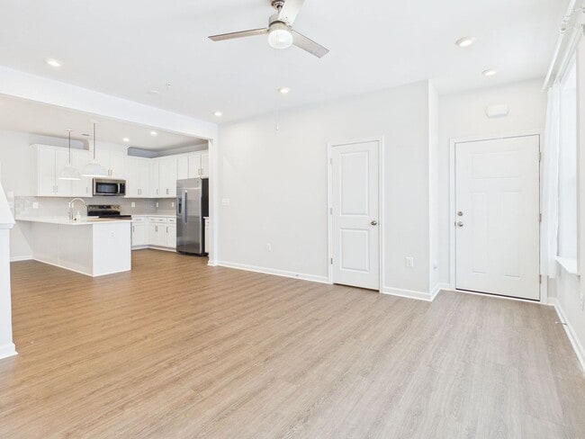 Building Photo - 640 Brookwood Glen Terrace