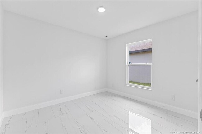 Building Photo - 5405 Jamboree Dr