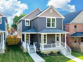 Building Photo - 1436 Oak St