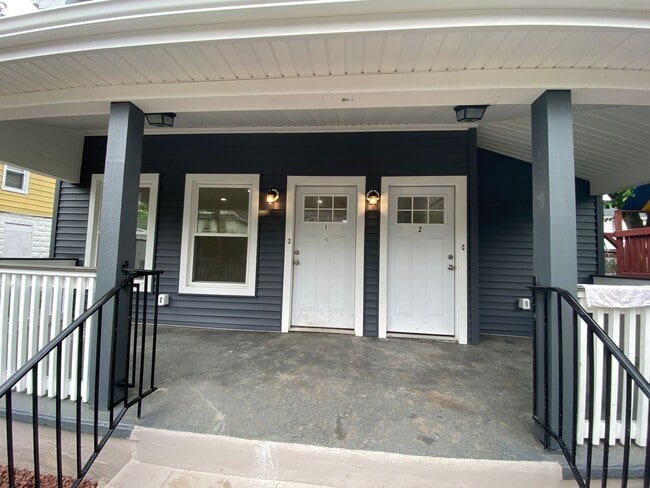 Building Photo - 215 Borden Ave