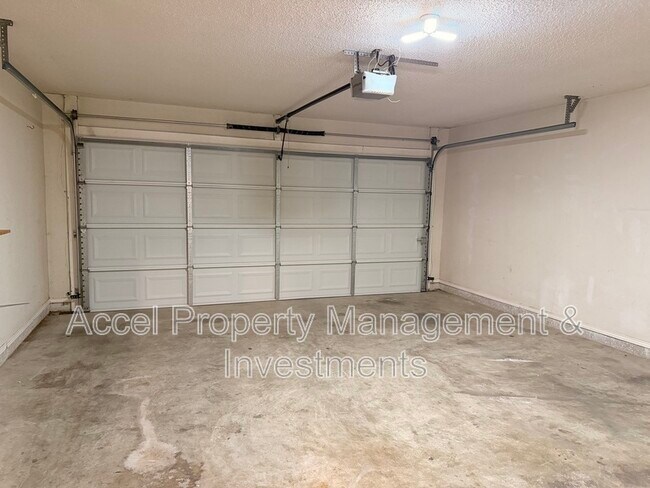 Building Photo - 6617 N 40th St