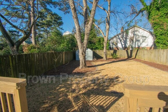 Building Photo - 205 Bethune St