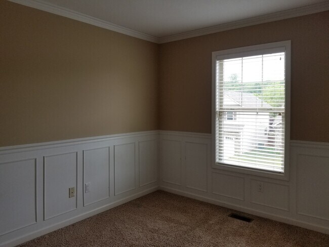 Building Photo - 9816 Thunderbolt Way
