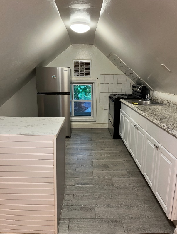 Building Photo - 18 Grandview Ave