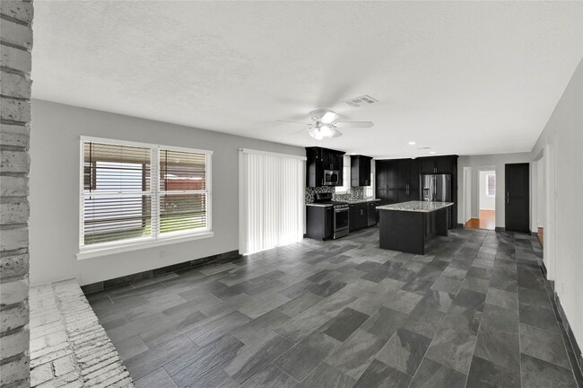Building Photo - 8603 Freewood St