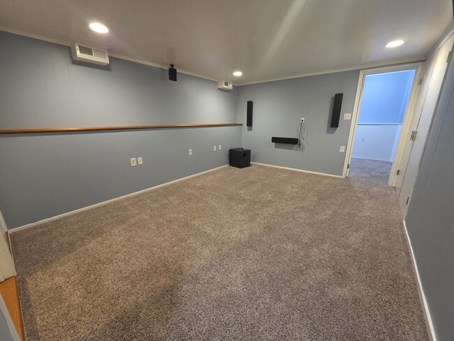 Building Photo - 175 Vasquez Ave