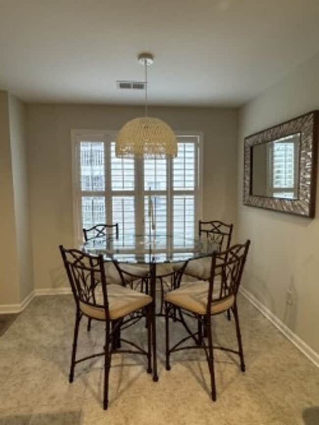 Building Photo - FULLY FURNISHED 1 BEDROOM NOW AVAILABLE