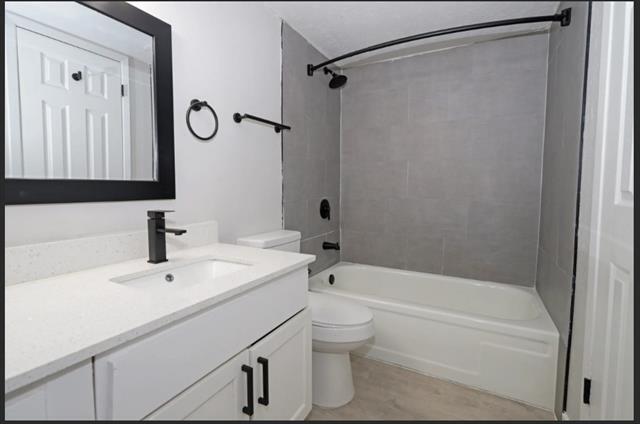 Building Photo - 2807 Bachman Dr
