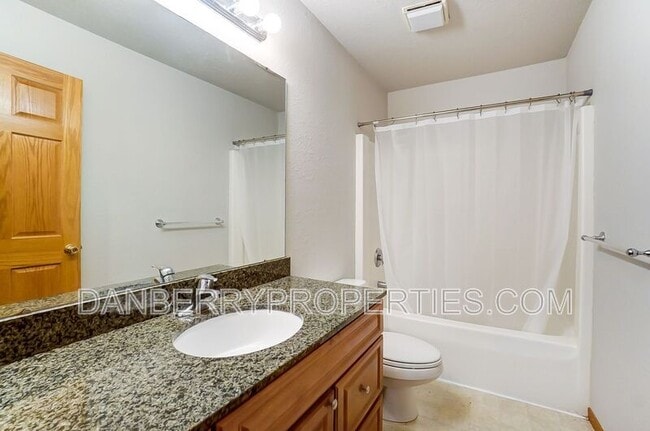 Building Photo - 1101 N Byrne Rd