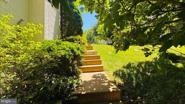 Building Photo - 7302 Ivycrest Pl