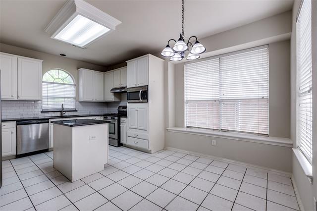 Building Photo - 7905 Pirates Cove Dr