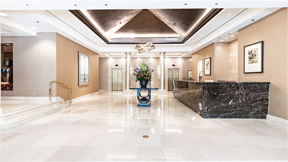 Lobby Area - 10724 Wilshire Blvd