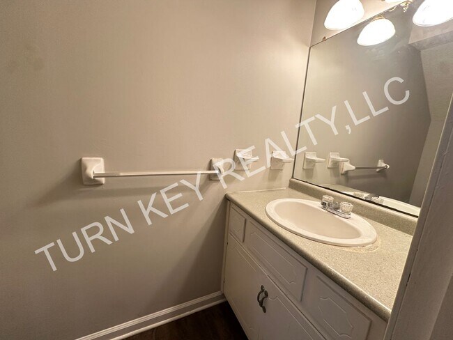 Building Photo - Townhome for rent in Grayson Valley