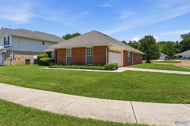Building Photo - 226 Shadow Ct SW