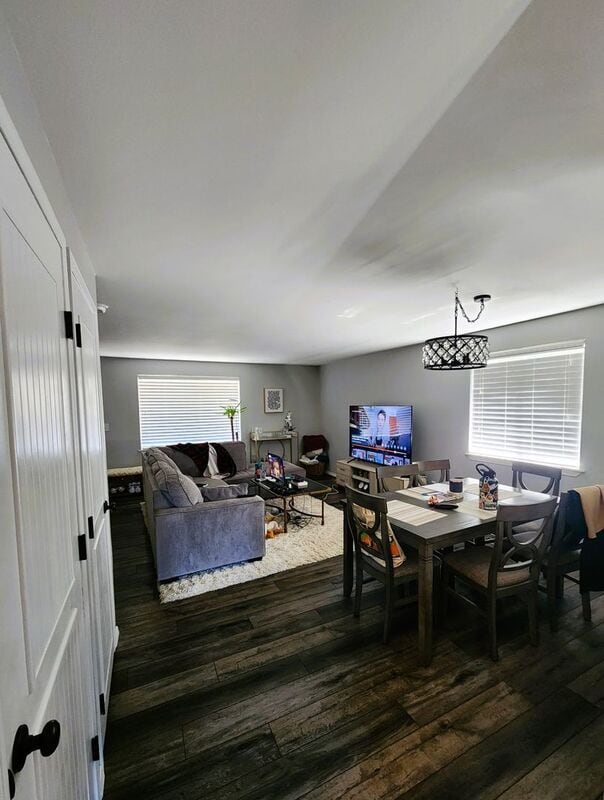 Building Photo - 19420 Valley View Dr