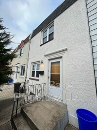 Building Photo - 25 Windsor Ln