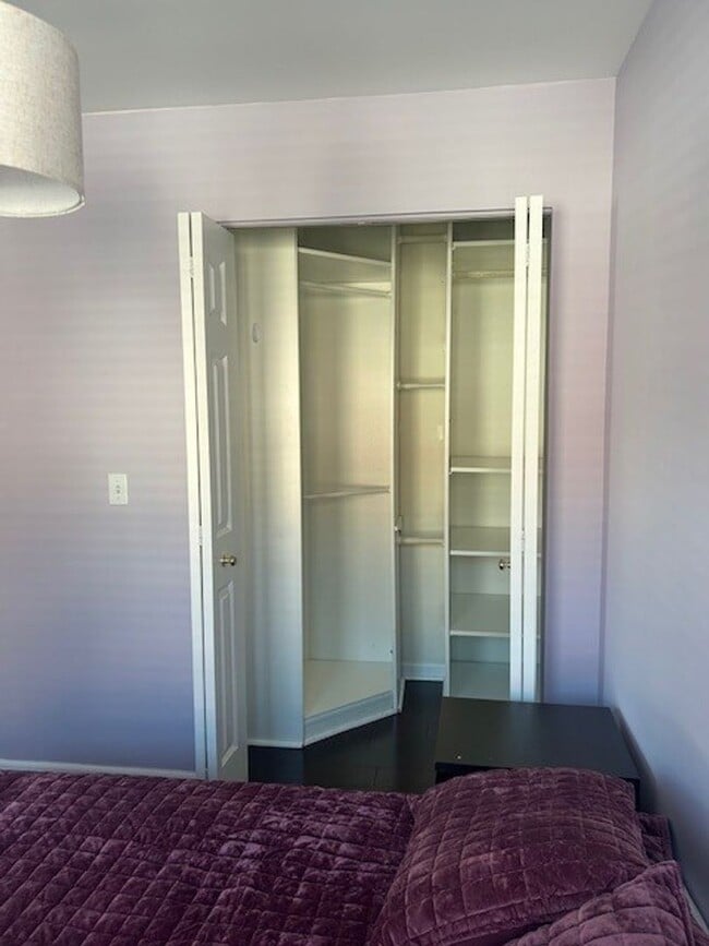 Building Photo - 2 Bedroom Harbor Park Condo - Just Blocks From the Lake