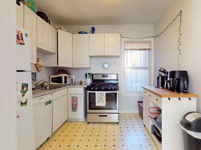 Building Photo - 32 S Huntington Ave