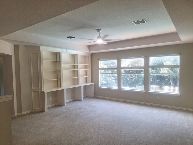 Building Photo - 5BR Fannin Farms Home with Dual Primary Suites & Pool