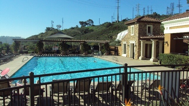 Building Photo - Beautiful  Escala Townhome  in Resort Styl...