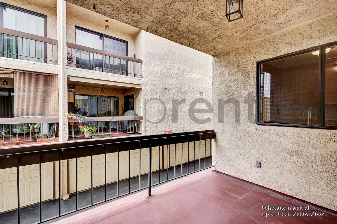 Building Photo - Unit 10