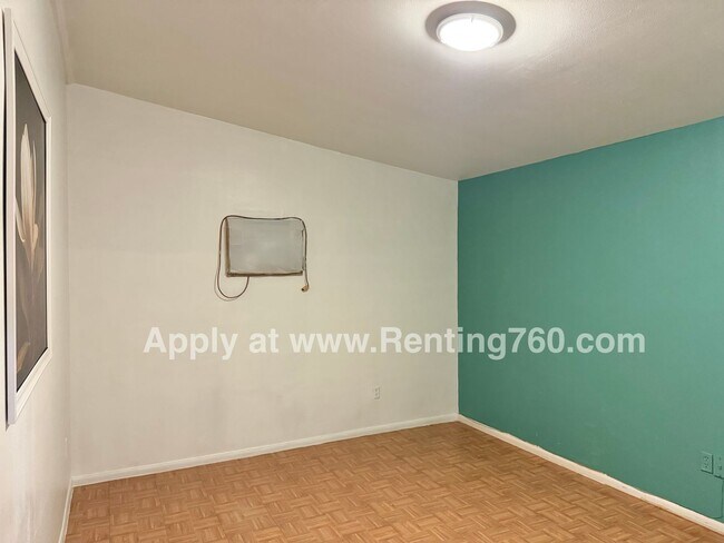 Building Photo - 2 Bed 2 Bath Near Military Base!