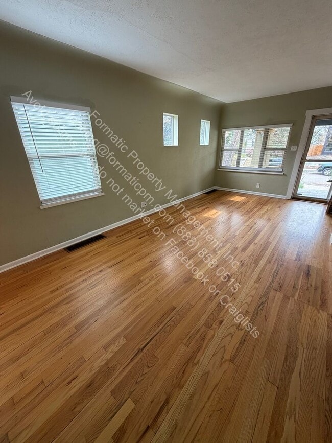 Building Photo - 2246 S Corona St