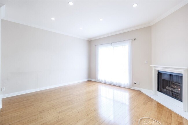 Building Photo - 14631 Dickens St