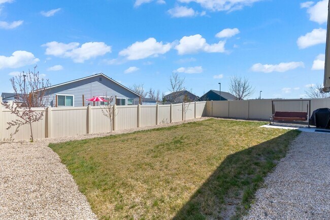 Building Photo - 3 Bedroom, 2 Bath Single Level Home in Desirable Meridian Location!