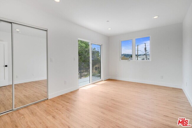 Building Photo - 1435 S Crescent Heights Blvd