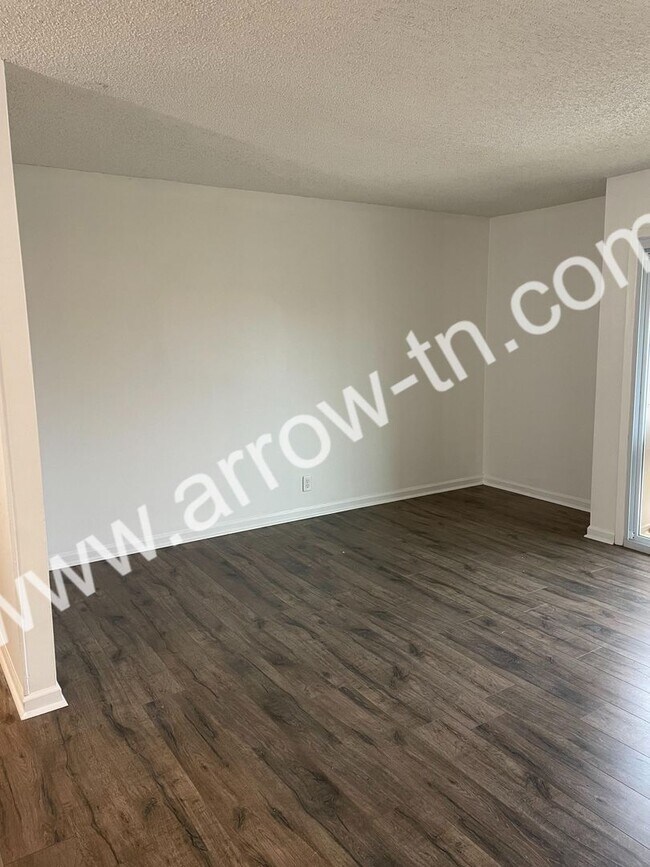 Building Photo - Awesome 2 Bedroom Condo Near the River!