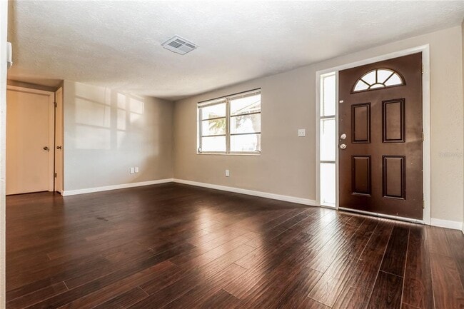 Building Photo - 3353 Trask Dr