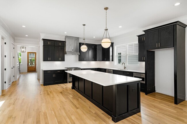 Building Photo - Beautiful home in The Nations!  4 bedrooms and 3 bathrooms in well sought after area.