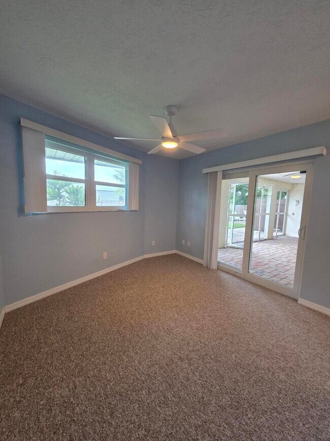 Building Photo - 5501 SE Nassau Terrace