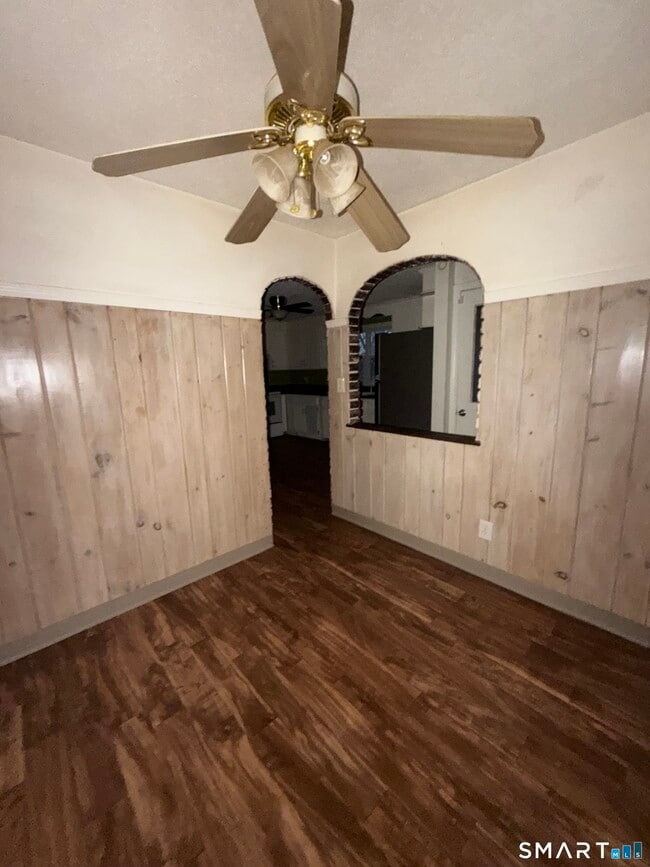 Building Photo - 448 Tudor St