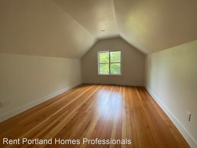 Building Photo - 3 br, 2 bath House - 3106 SW Maricara Street