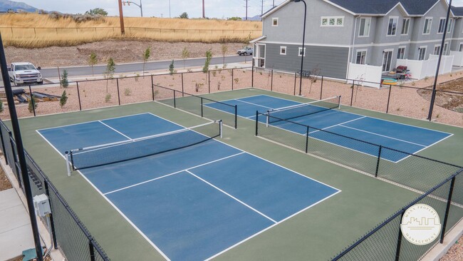 Building Photo - 3-Bed 2-Bath Townhome In Spanish Fork With Great Amenities!