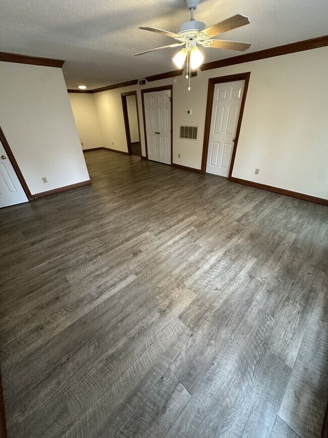 Building Photo - 2 Bedroom 2 Bathroom Condo!