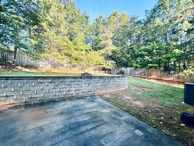 Building Photo - 22 Ballard Ct