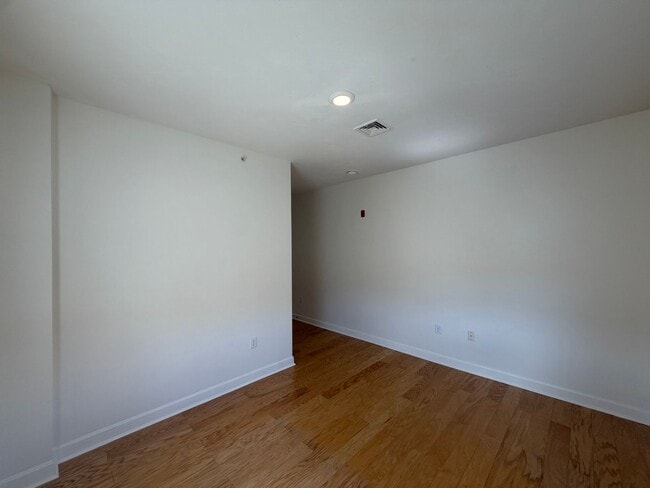 Building Photo - 360 Andover St