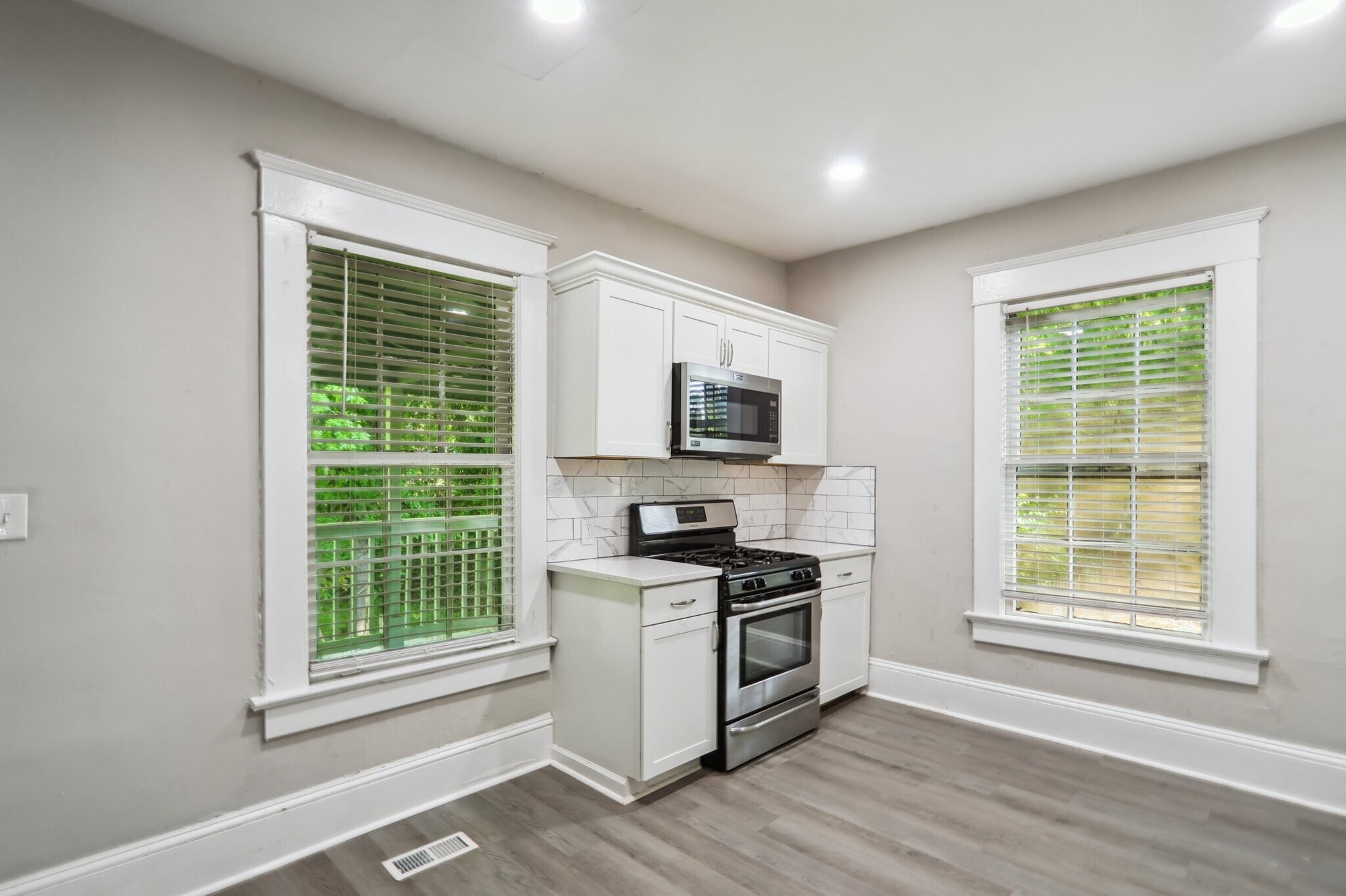 Building Photo - 2728 Tallulah Dr NE